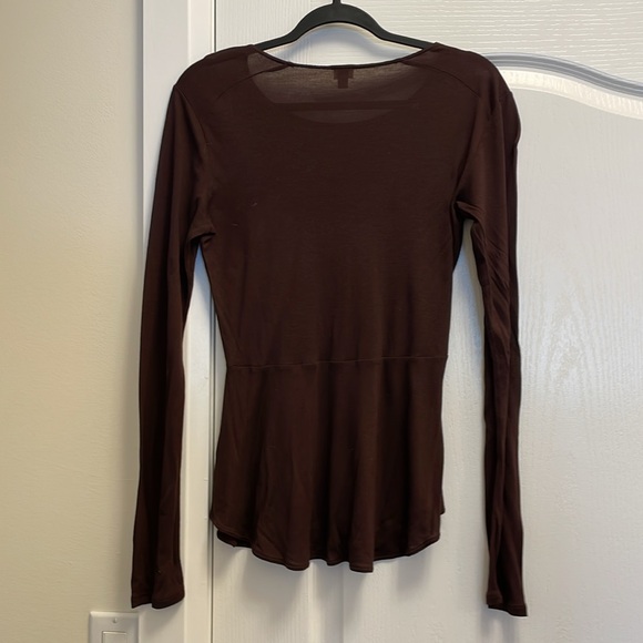 Aritzia Wilfred, long sleeve, lightweight peplum’esque top - Picture 4 of 4